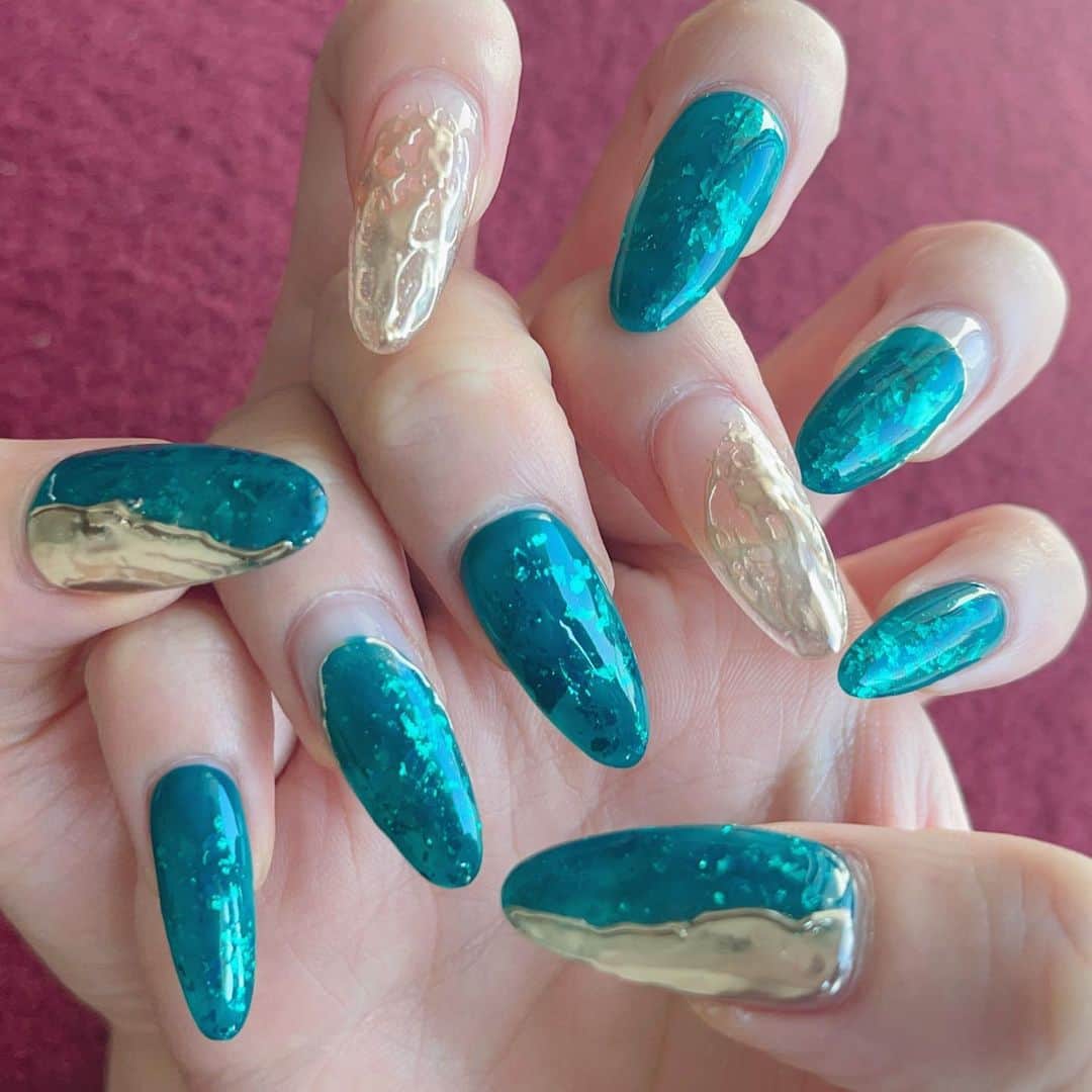 のインスタグラム：「宝石みたいなターコイズグリーン  #ネイルデザイン #ネイル #ジェルネイル #ネイルアート」