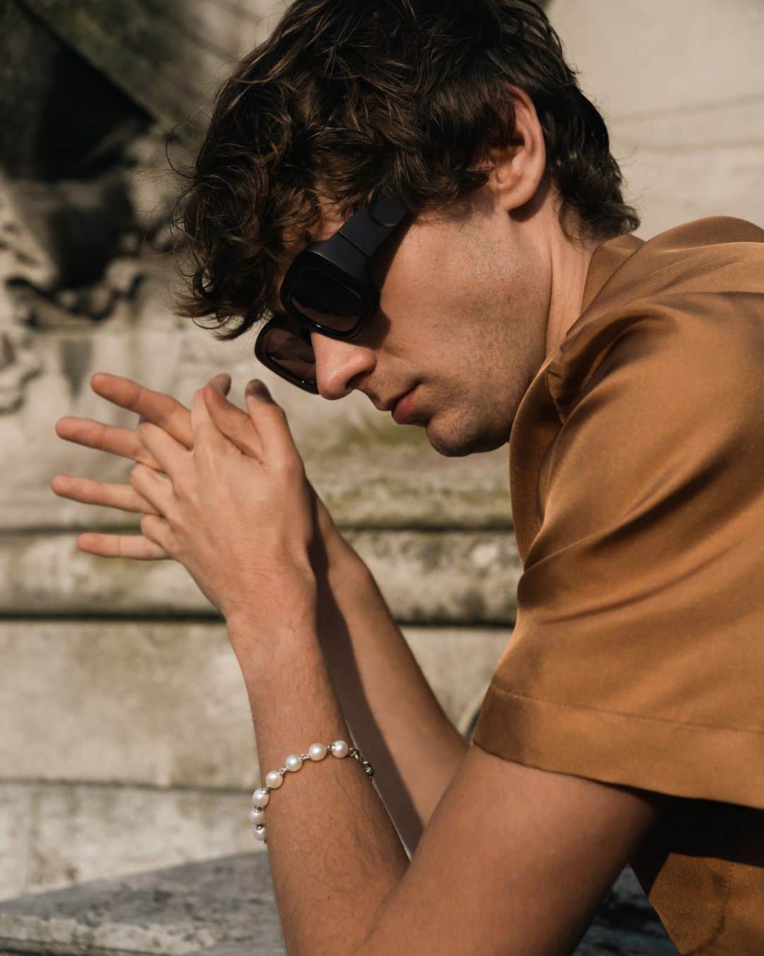 MYKITAのインスタグラム：「Summer pearls – STUDIO13.1 styled in an editorial by @thewebster  Photography by Camilo Rios @riocam」