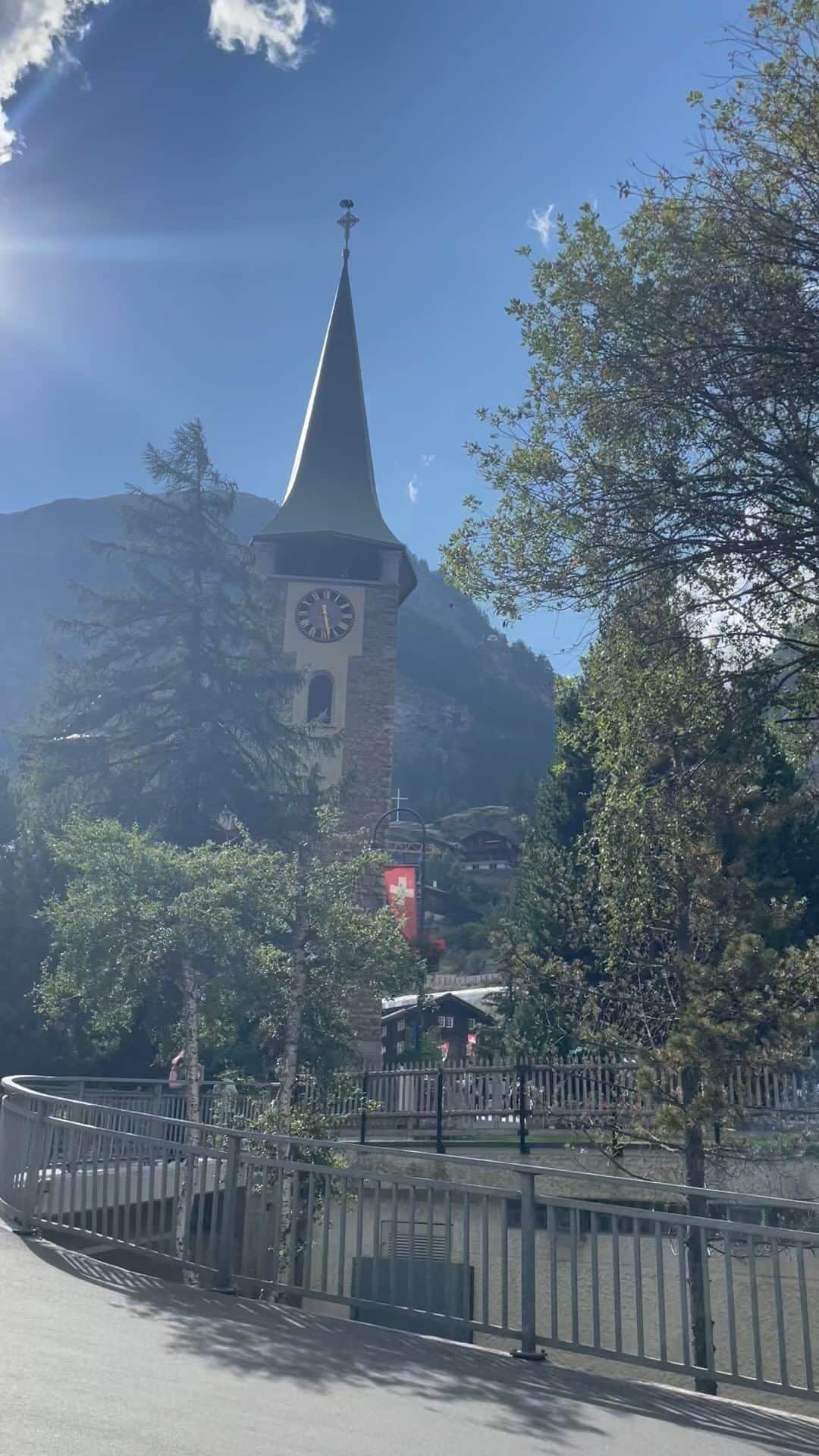 太田エイミーのインスタグラム：「Zermatt is magical」