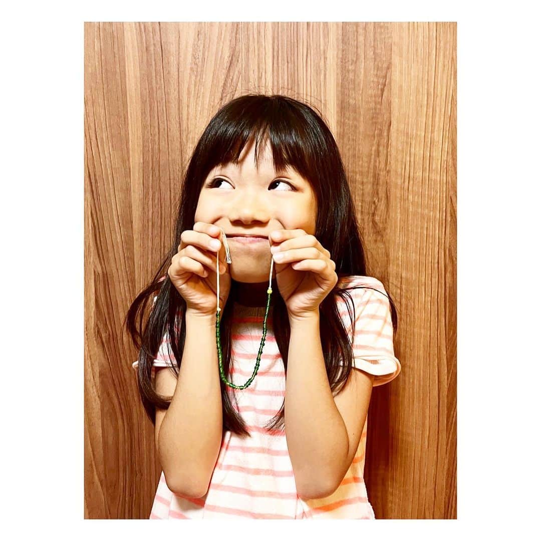 阿部洋子さんのインスタグラム写真 - (阿部洋子Instagram)「🕊‪💚🍀📗  #姪っ子ちゃん2号  が作ってくれた、 ミサンガ的なやーつ  緑でかわええ♡  足につけてみた！」7月17日 22時23分 - hirocoring