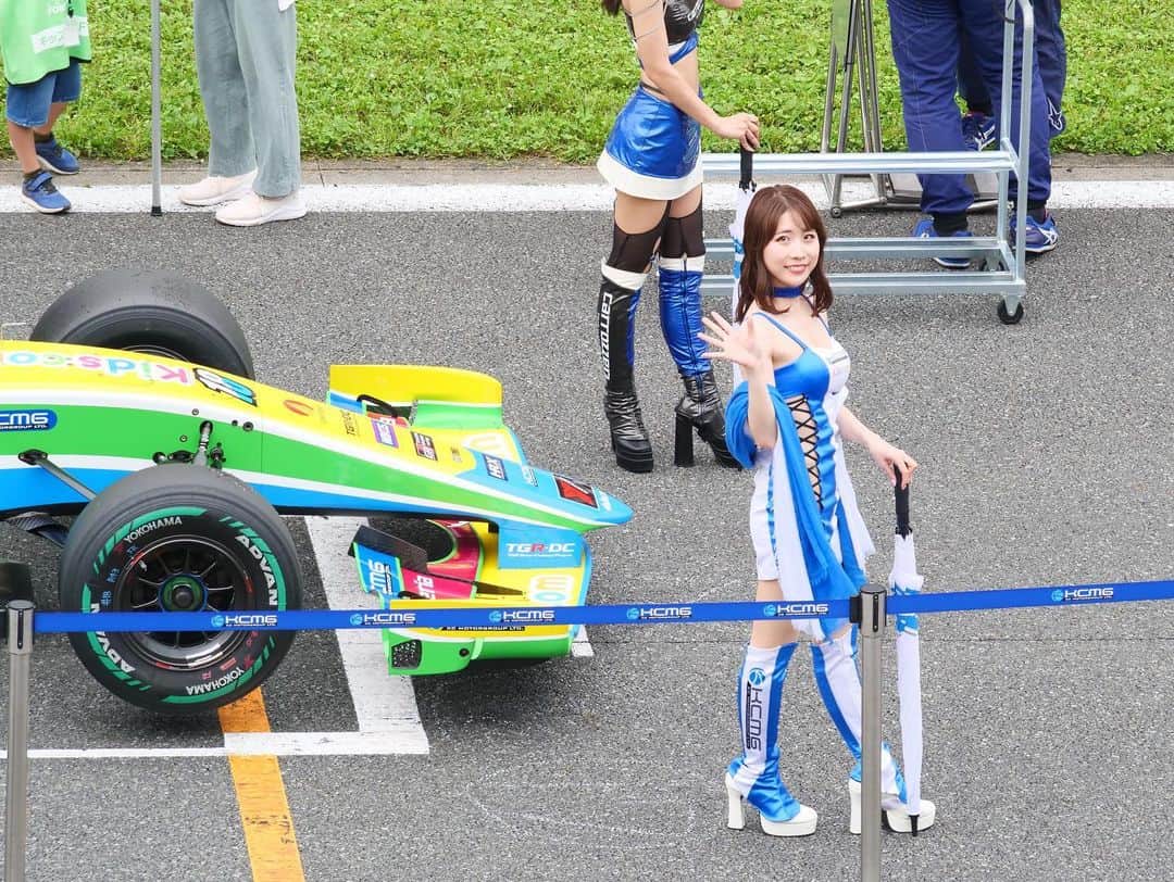 はにゅんさんのインスタグラム写真 - (はにゅんInstagram)「SUPER FORMULA Rd.6🗻 #7 P14→P9 #18 P15→P15 でチェッカーを受けました！  小林可夢偉選手はポイントを獲得🏁 SF後半戦も表彰台目指して精一杯応援頑張ります！  今戦の富士では夏祭りイベントも🎆 Kids comのイベントやパドックツアーも大盛り上がりでした！ 夏の思い出になってくれたら嬉しいです！ ️  #SUPERFORMULA #SFormula #SF #KCMG #富士スピードウェイ」7月17日 22時20分 - hanyu_nanoka_
