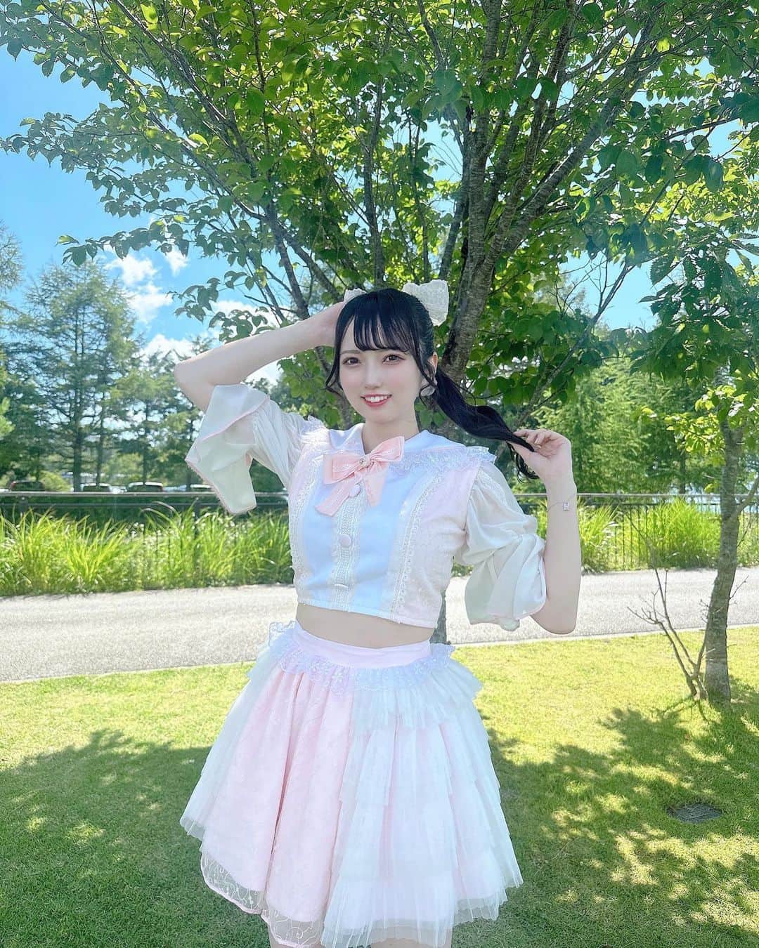 のインスタグラム：「暑すぎて滅多にやらないポニテしたよ！！！  今年の夏フェスは髪の毛下ろせないや暑すぎる…（笑）  今年も一緒に楽しい夏にしようね！！  わーい！！   #夏フェス  #ポニーテールアレンジ  #ポニーテール  #ポニテ  #ツイン団子  #ファインダー越しの私の世界  #くまさんヘア  #リボンアレンジ  #summer  #野外フェス  #フェス  #festival  #love  #photography  #お腹  #daily  #dailylook  #instadaily  #instagood  #instalike  #instapic  #ootd  #followforfollowback  #follow  #me  #like  #likesforlike  #japan  #girl  #portrait」