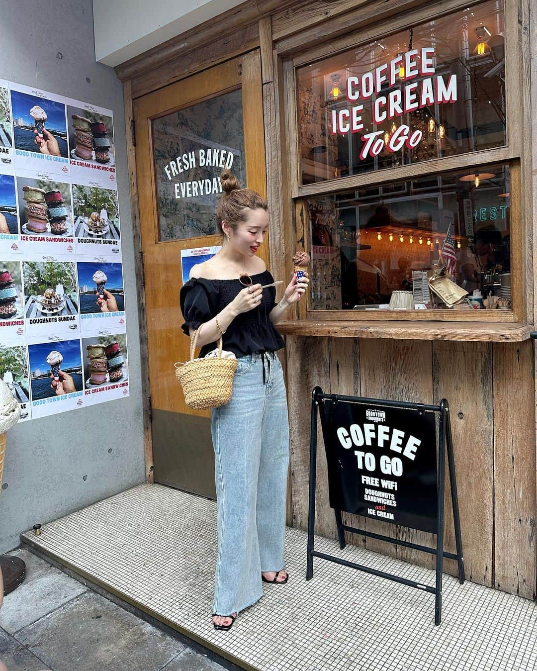 田畑佑莉のインスタグラム：「アイス日和でした🍦🥄  sandal @orientaltraffic_official × @lily02tbt  accessory @saki_felice @sakiii049  tops @nugu__official  pants @nugu__official  bag @nugu__official   #orientaltrafficbyyuri #イエベ春  #ヘアカラーベージュ  #150cmコーデ #beige #nugu」