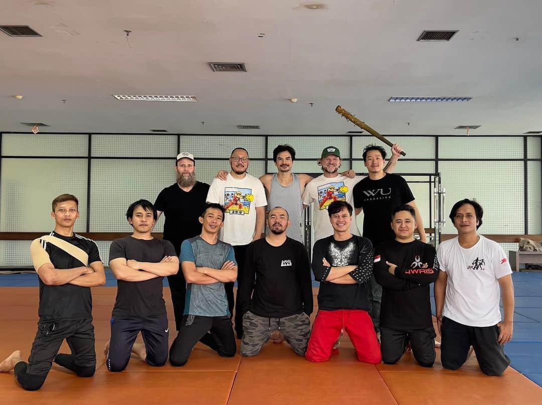 尚玄さんのインスタグラム写真 - (尚玄Instagram)「Training with @uwais.team. I’m beat from Day 1.  “The Raid” シリーズの主役として脚光を浴びた @iko.uwais のアクションチームと稽古。初日からたっぷり扱かれました。  #SecretProject #ActionMovie #TeamUwais」7月17日 22時38分 - shogenism