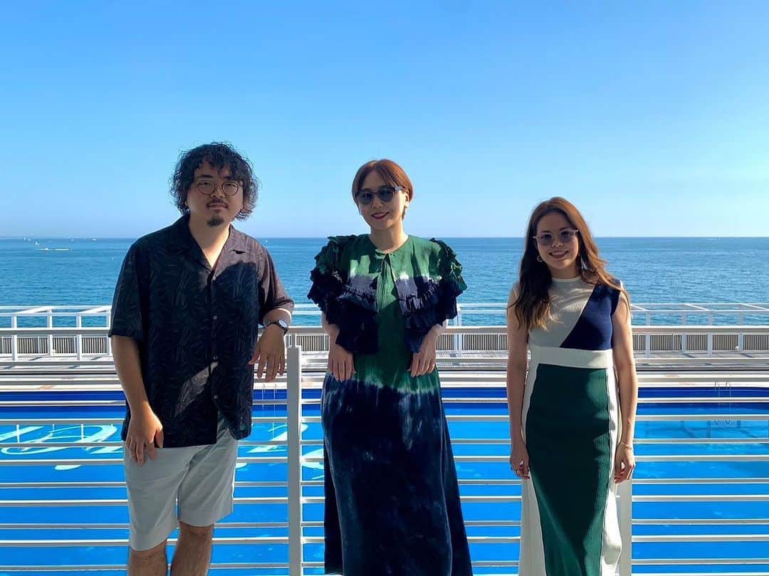 土岐麻子のインスタグラム：「2023.7.17  RIVIERA ZUSHI MARINA  J-WAVE HOLIDAY SPECIAL JAPAN AIRLINES presents ALOHA! MAI HAWAII  〈SET LIST〉 1.サーファー・ガール 2.Cheek to Cheek（sings with @takagi_daijob_daisuke ） 3.HOME 4.Gift〜あなたはマドンナ〜  Vocal 土岐麻子 Guitar & Vocal 高木大丈夫 Violin & Chorus 西原史織」