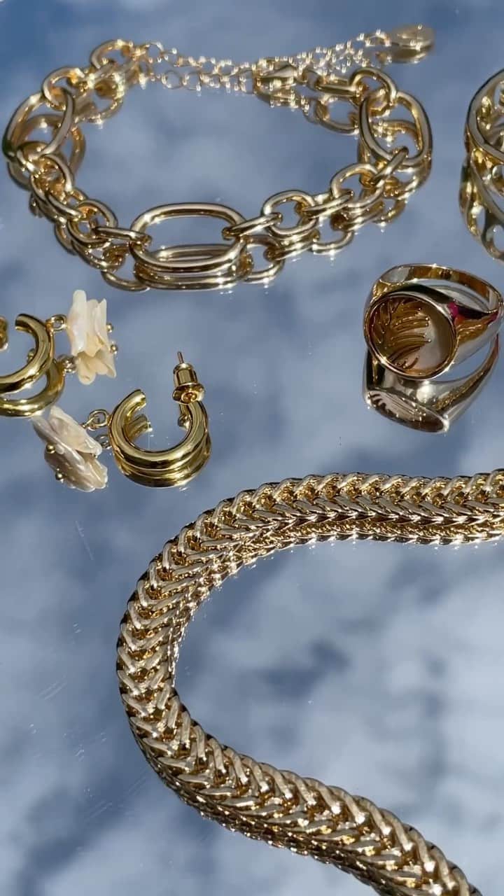 アクセサライズのインスタグラム：「Jewellery refresh? Needed.」