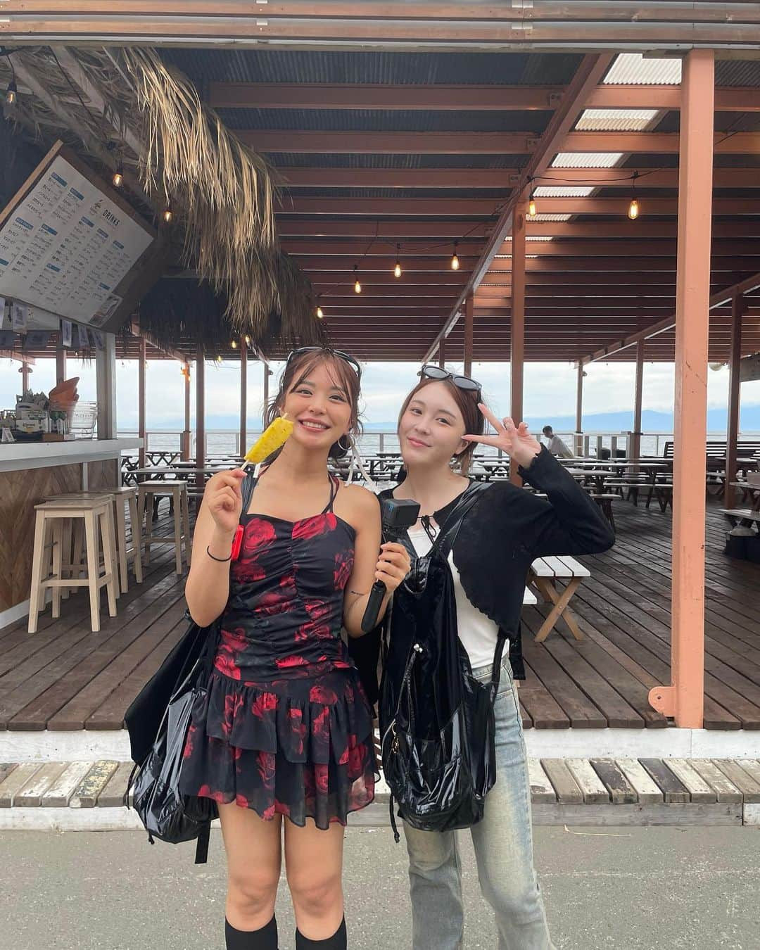 みそのインスタグラム：「ウチらの夏休み🌻🧡 #鎌倉 #江の島 #湘南 #小町通り （地名がいっぱい）」