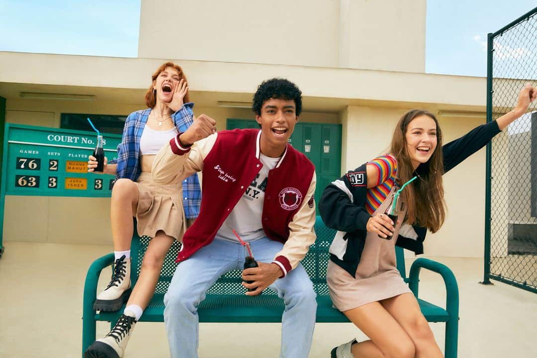 SHEINのインスタグラム：「Turn hallways into your runway with first day of school looks that serve everything from pretty in prep to edgy & alt 📚✏️🍎  🔗:https://shein.shop/ubbzaib  #FirstDayVibes #BackToSchool」