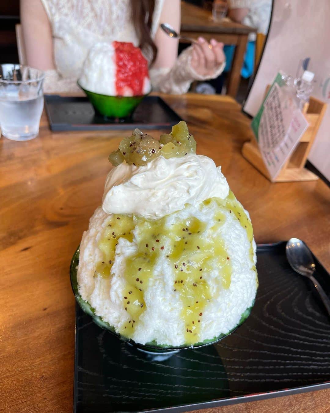 本田さとみさんのインスタグラム写真 - (本田さとみInstagram)「かき氷巡りしよ🍧🥺💞  #かき氷 #和kitchenかんな #カフェ #キウイ #三軒茶屋」7月17日 23時19分 - kirimi_hm