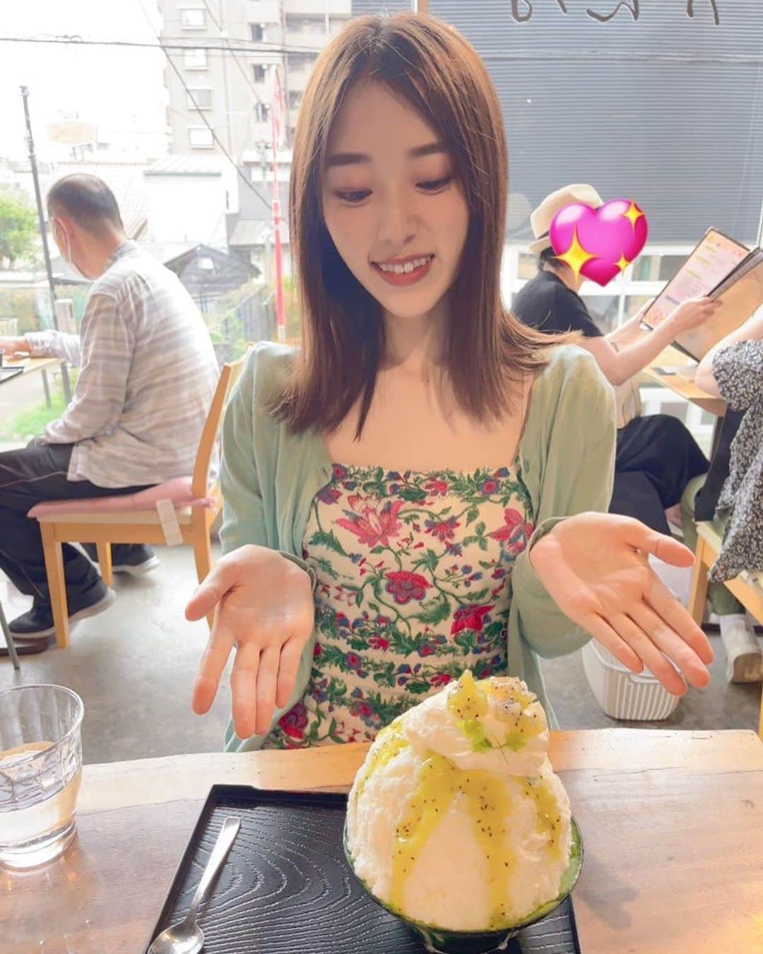 本田さとみさんのインスタグラム写真 - (本田さとみInstagram)「かき氷巡りしよ🍧🥺💞  #かき氷 #和kitchenかんな #カフェ #キウイ #三軒茶屋」7月17日 23時19分 - kirimi_hm
