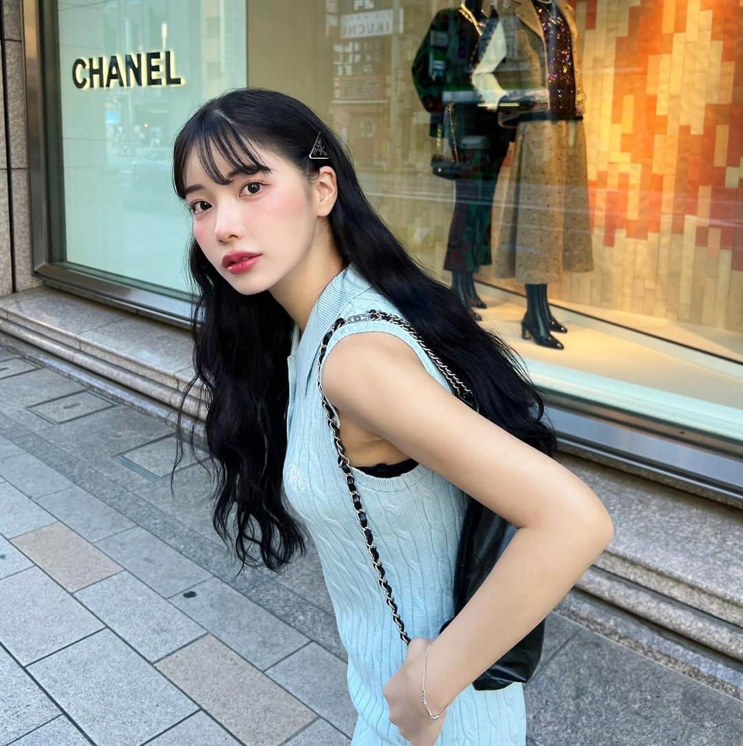 えみ姉さんのインスタグラム写真 - (えみ姉Instagram)「ㅤ どんな3連休だったー🍷？♡♡♡ 私はたべすぎたよん ㅤ 明日からまただりーけどのんびり生きようや^_^ ㅤ 全部だりーなー^_^ くらいでちょうどいいのだ。50%くらいの力でな ㅤ たまに本気出せばそれでいい ㅤ 心に厨二病を。 厨二病マインドっていいんよな(笑) ㅤ ㅤㅤ #一体何のアドバイス #とりあえず平日だるいね」7月17日 23時21分 - emk_oooo