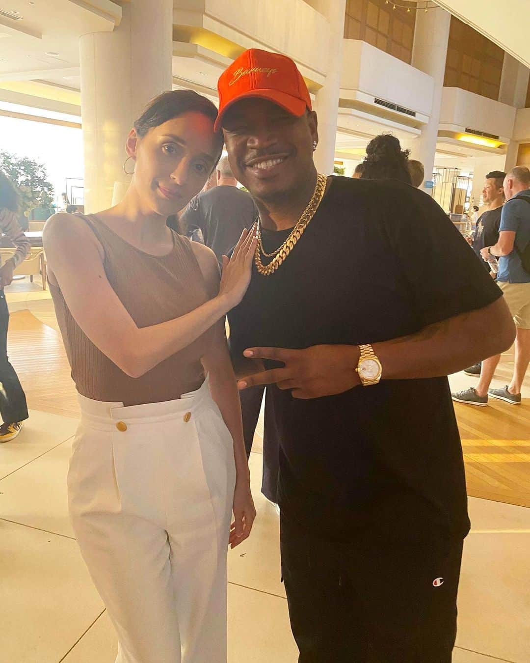 Jade Furutaのインスタグラム：「5/17 Airport pickup @neyo 💫 yup I mixed up the photo sequence😎 #dreamjob #teenagedream  . . . . . . . #neyo #neyoinjapan #sflartist #japaneseinterpreter #hanedapickup #hanedaairport」