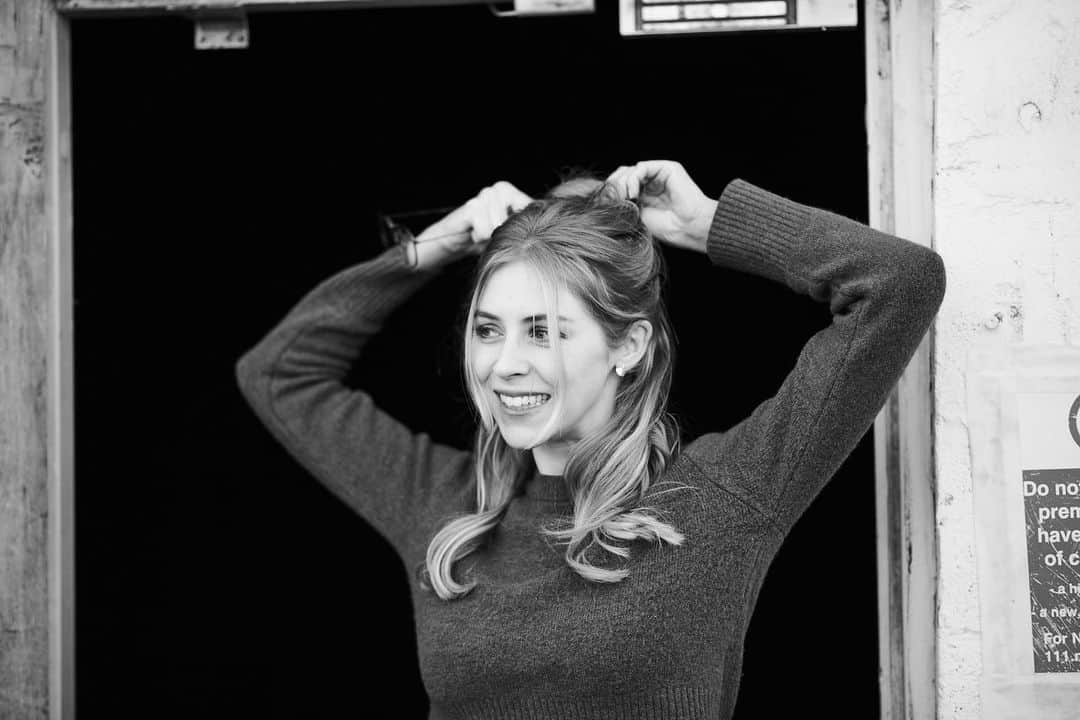 ハーミオーネ・コーフィールドさんのインスタグラム写真 - (ハーミオーネ・コーフィールドInstagram)「A Million Days is having its UK premiere at @frightfestuk on 25th August 🚀taken by @leopoldwilliams on wrap after 4 weeks of AIs, Astronauts and Astrophysics with @mitchjjenkins @simonmerrells & Kemi-Bo @humphrybaudilaire to name a few ❤️」7月17日 23時51分 - hermionecorfield