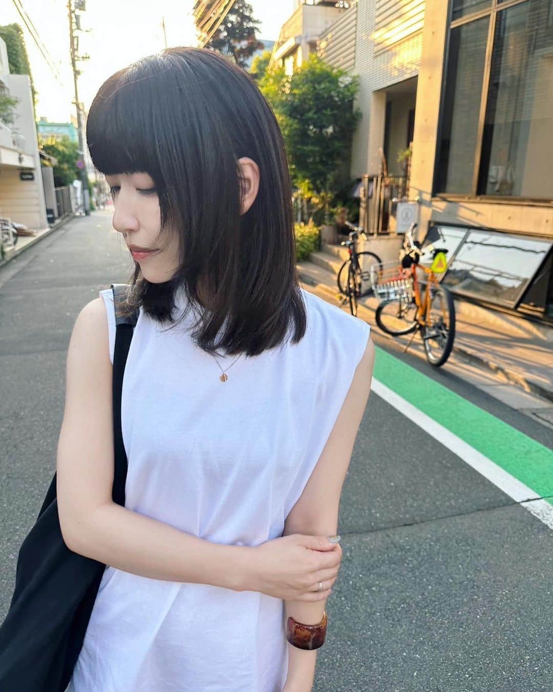 市川まさみさんのインスタグラム写真 - (市川まさみInstagram)「❤︎❤︎  @freera_hair 行ってきた！ 今回もMaiちゃんに担当してもらったよ💓  前髪は眉下ギリギリにしてもらってます🎶  オン眉やりたいけどまだ勇気出ない。  そして相変わらず髪伸びるの速い〜😂笑  いつも髪質に合わせて 色々アドバイスしてくれて 本当にありがとう🥹🥹  ヘアケア頑張ろう！！ 夏の紫外線対策！！  #freera #omotesando #美容室 #フリーラ #表参道 #黒髪 #ロングヘア #ストレートバング #ぱっつん前髪」7月18日 0時05分 - ichii710