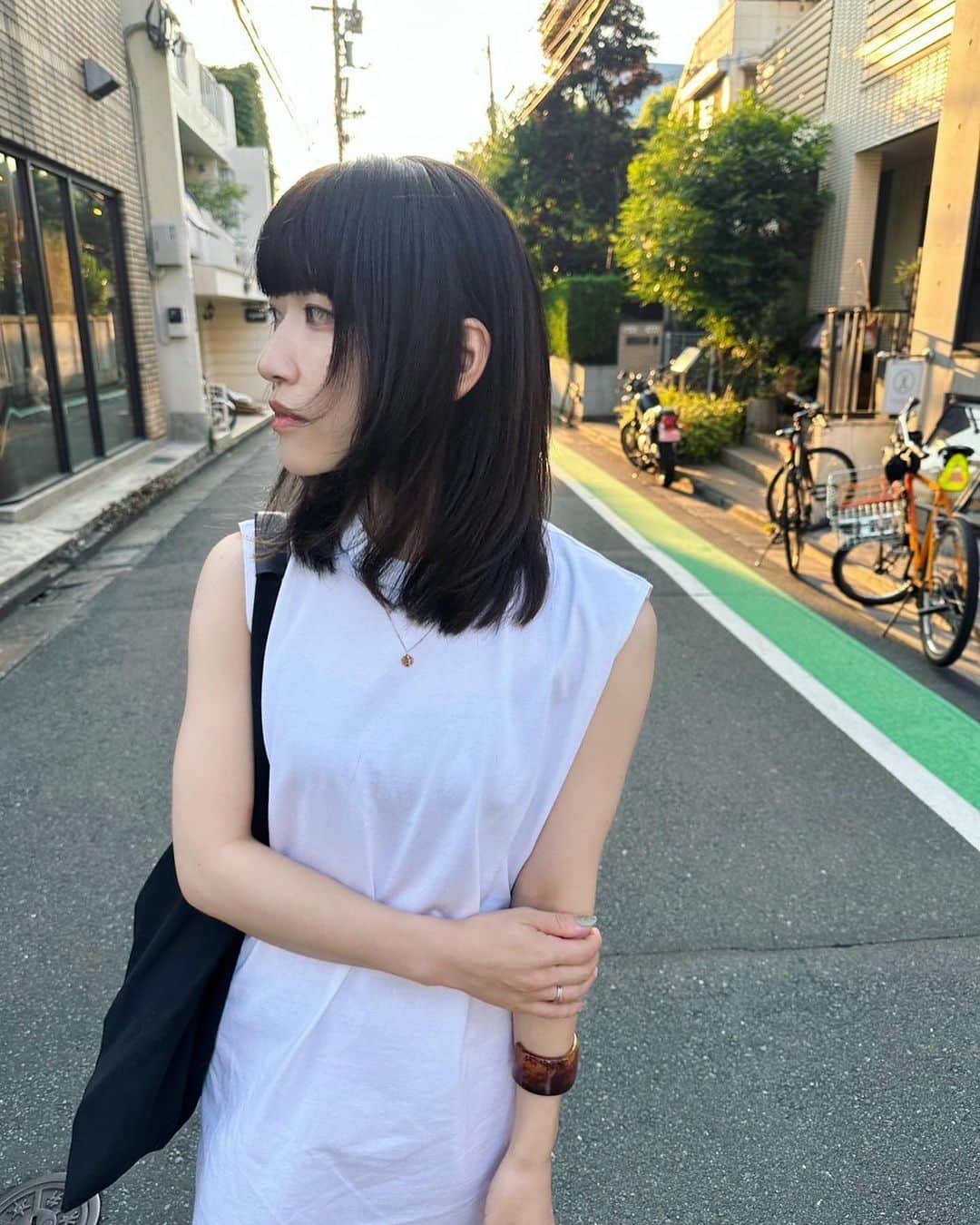市川まさみさんのインスタグラム写真 - (市川まさみInstagram)「❤︎❤︎  @freera_hair 行ってきた！ 今回もMaiちゃんに担当してもらったよ💓  前髪は眉下ギリギリにしてもらってます🎶  オン眉やりたいけどまだ勇気出ない。  そして相変わらず髪伸びるの速い〜😂笑  いつも髪質に合わせて 色々アドバイスしてくれて 本当にありがとう🥹🥹  ヘアケア頑張ろう！！ 夏の紫外線対策！！  #freera #omotesando #美容室 #フリーラ #表参道 #黒髪 #ロングヘア #ストレートバング #ぱっつん前髪」7月18日 0時05分 - ichii710