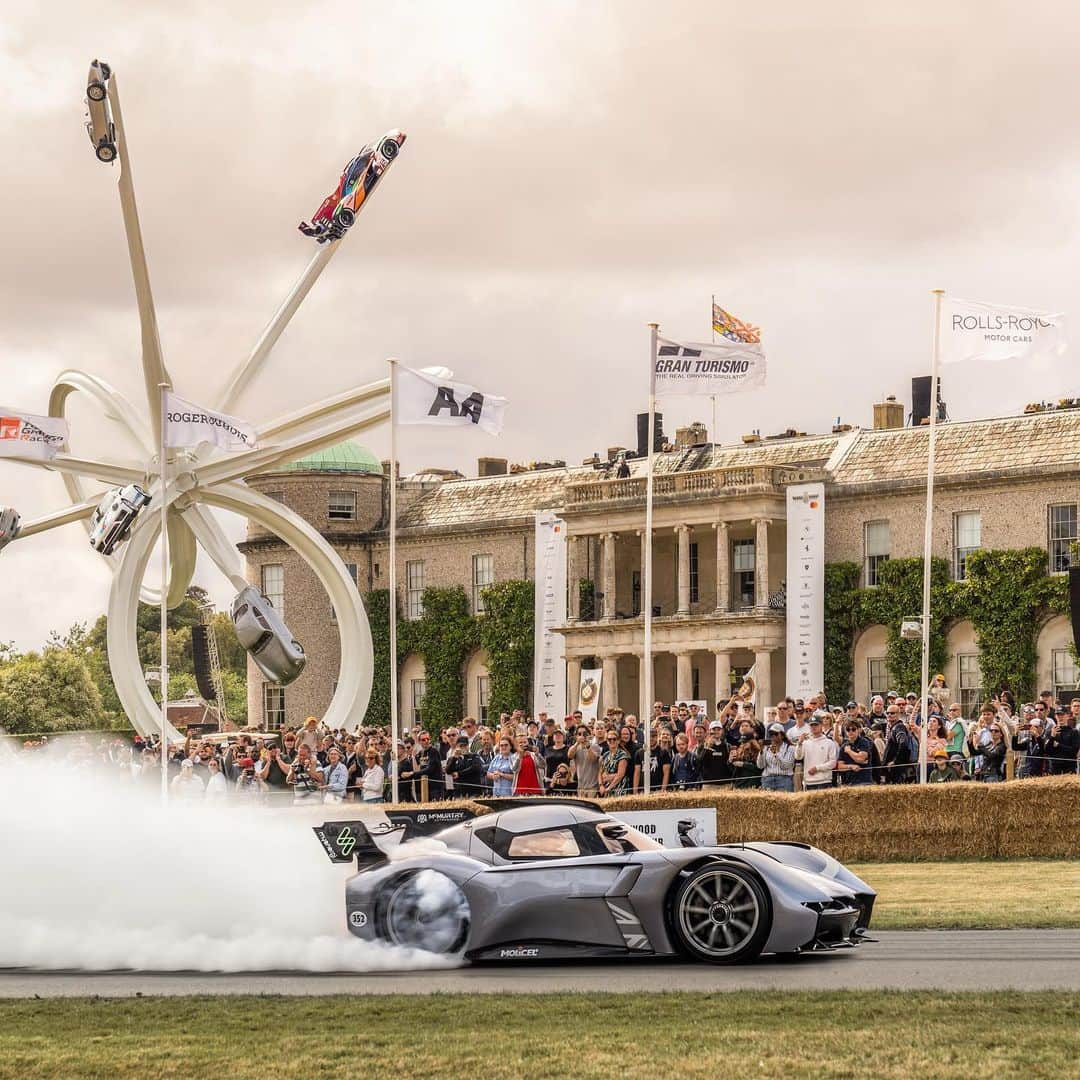 マックス・チルトンのインスタグラム：「Goodwood Festival of Speed 2023  @fosgoodwood @mcmurtryautomotive」