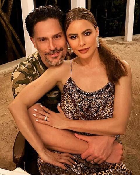 E! Onlineさんのインスタグラム写真 - (E! OnlineInstagram)「Another Hollywood couple has split. 😭💔 After 7 years of marriage, Sofía Vergara and Joe Manganiello are parting ways. Link in bio for everything we know. (📷: Getty/Instagram)」7月18日 5時45分 - enews