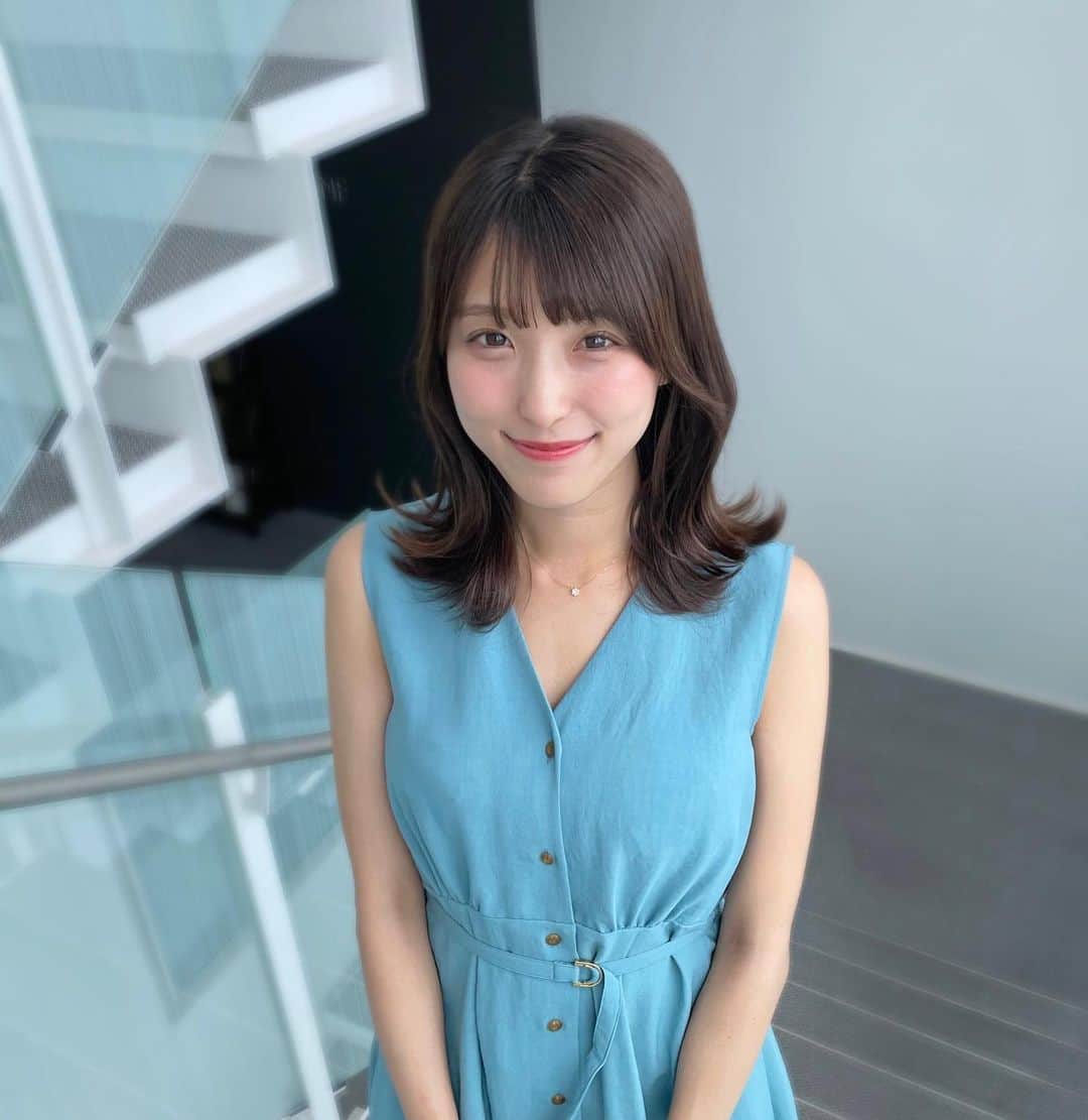 白木愛奈さんのインスタグラム写真 - (白木愛奈Instagram)「先週の土曜版は、 うまいもの遺産のコーナーで浜松市の遠州焼きを紹介しました。  この日の衣装はマリンブルー色で、夏を感じました🏖☀️ 大好きな季節がやってきます✨️  それにしても暑いですね💦 体調管理はしっかりと行いましょうね😵‍💫  #遠州焼き #アナウンサー衣装 #ヘアアレンジ #白木愛奈」7月18日 0時50分 - shiraki_mana
