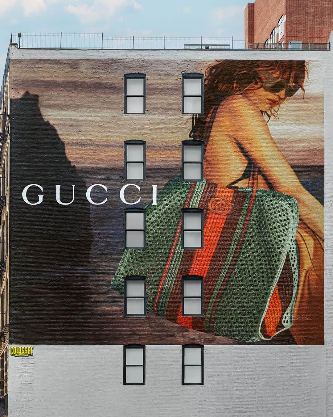 グッチのインスタグラム：「A joyous ode to the vibrant energy of warmer weather. Summer Stories cover Gucci Art Walls around the world including in New York City.  Discover more at the link in bio.   #GucciSummerStories #GucciArtWall」