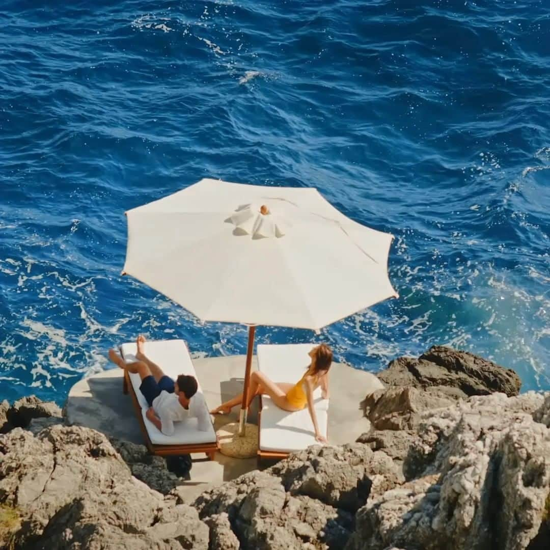 アクアディパルマのインスタグラム：「Embrace the vitality of the Mediterranean sun, where each wave is a new beginning and the sea whispers tales of energy and lightness.  #AcquadiParma​ #BluMediterraneo #Italiansummer #TheEssenceofItalianLife」