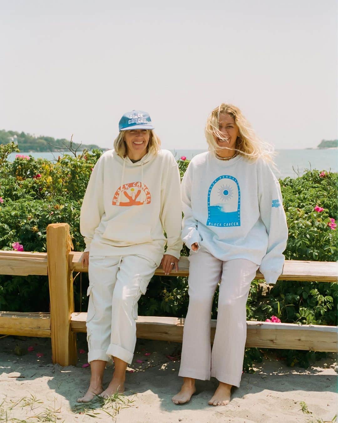エリザベス・バイゼルのインスタグラム：「@block.cancer launches THIS WEDNESDAY (7•19), so here’s a lil teaser of some new merch featuring the most beautiful models in all the land aka my friends✨❤️‍🔥」