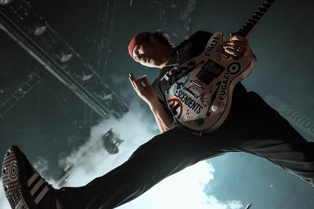 トム・デロングのインスタグラム：「Thanks for the great US Tour, America - @blink182」