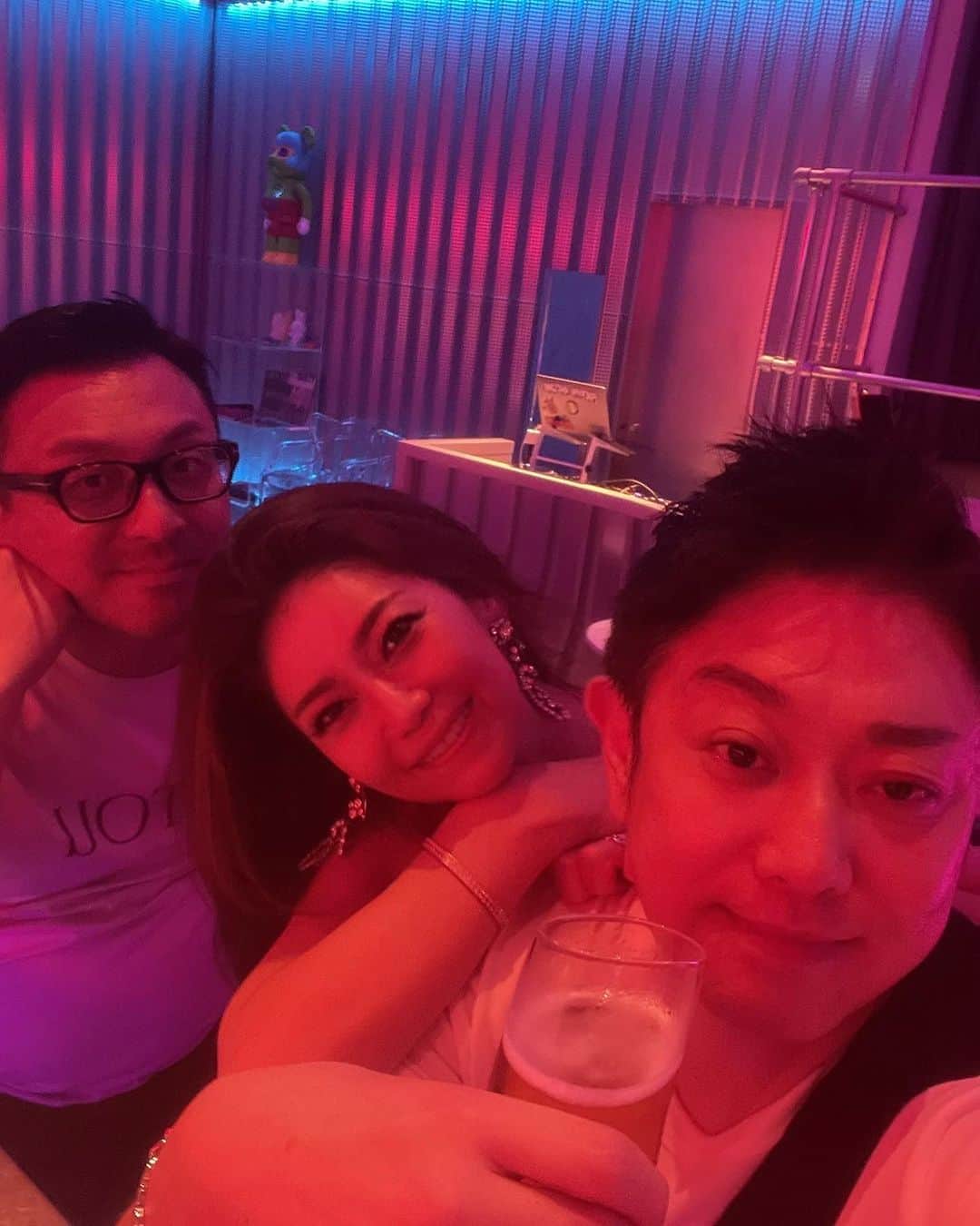 Taki Tanakaさんのインスタグラム写真 - (Taki TanakaInstagram)「#photodump  #tokyo #osaka   1.2. 涼太郎 @yamauchi_ryoutaro のベビちゃんと。可愛い @motomi_228  にも会えて嬉しかったな。 @picky.the.shop_bar   3.なかよし名古屋チーム @angelica_dragqueen @happy_wine_paris も一緒に♡ #pickythebar にて。  4. #鮨さいとう  #WowWowWow   5.6.7.#PATOU をオーダー。休日出勤の @satofuuka とI Z Aから駆けつけてきた @yuki___1201_ と。 ナイスなコレクション。ジェンダーレスアイテムもばっちり増えて嬉しい。 @patou   8.今日は大阪に移動。しかし。どこもかしこもあっちいねー。  9.阪急うめだ本店でポップアップを開催するので打ち合わせに。 8/30水から1週間　 #garageventuno #N21 1Fのコトコトステージ11にて、すんごいかわいいのやります。お楽しみに。  10.夜は安定の @kaennghr__29  最近ますます予約が取れないのが大変なのですが、嬉しくもあり。  #izastagram」7月18日 1時28分 - tanakataki