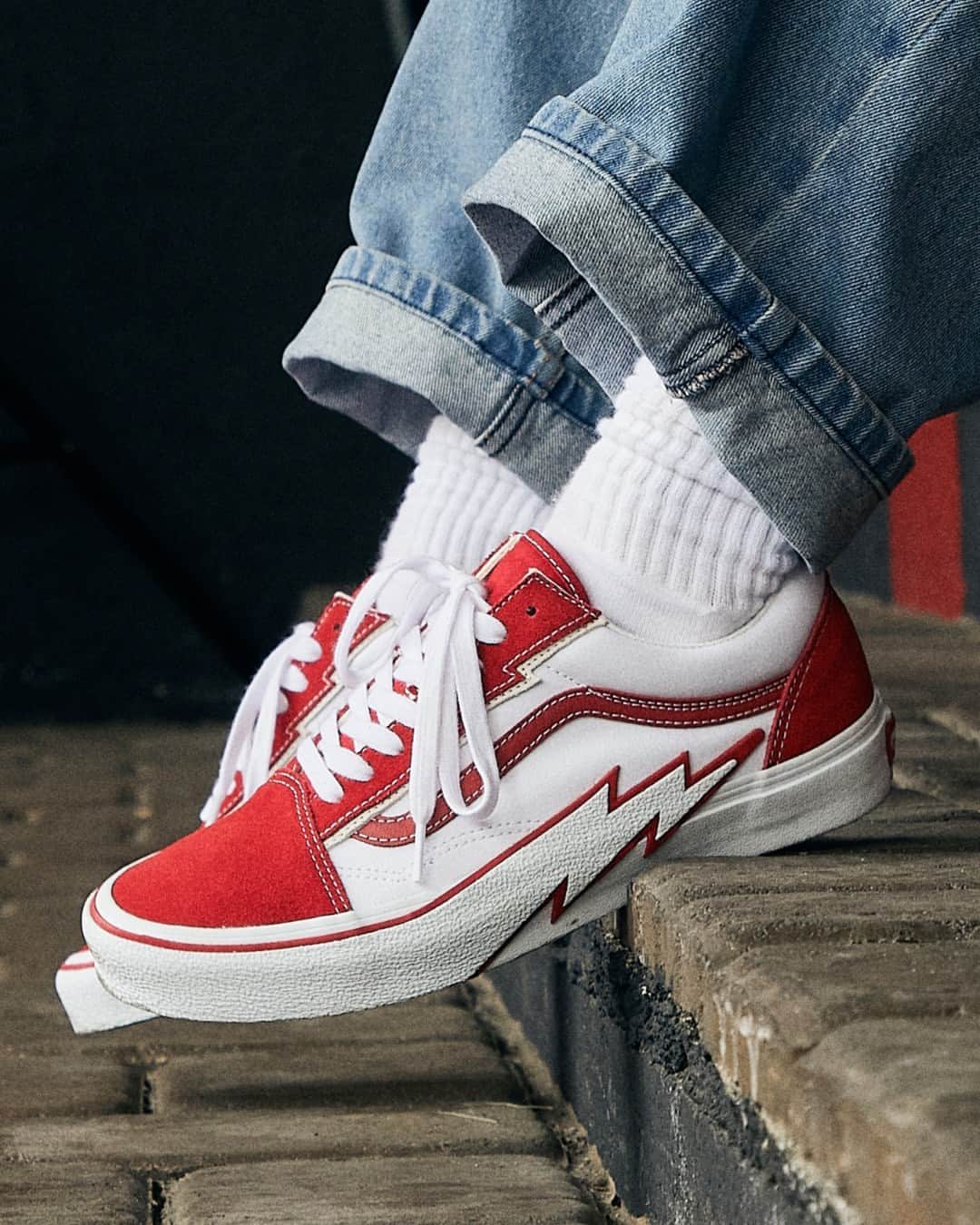 vans girlsのインスタグラム：「Make some noise for the Old Skool Bolt. Check it out at the link in bio.」