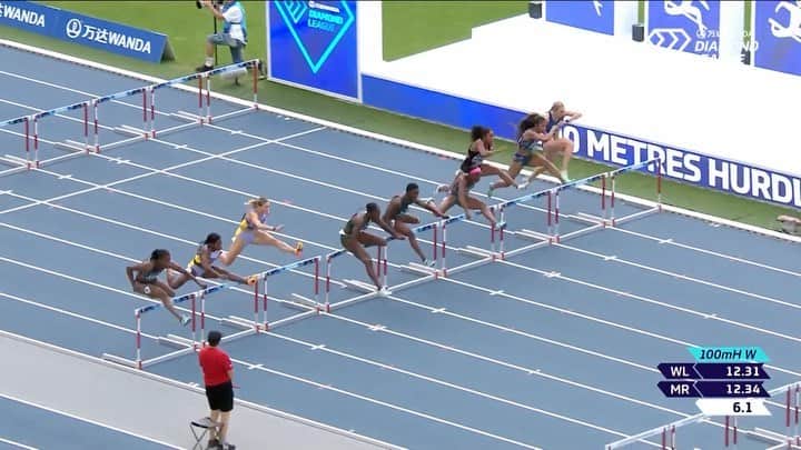 ニア・シファーティヒー・アリのインスタグラム：「Gotta stay clean over these hurdles or else you’ll get caught slipping 😂This race was insanely fast! Looking forward to more. Thank you Poland 🫶🏾 #SilesiaDL #DiamondLeague」
