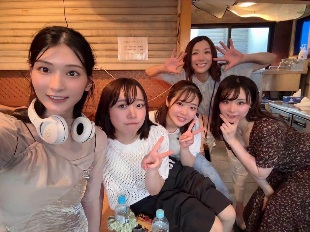 のインスタグラム：「#カジプロジェクト #シロツメクサ2023  全公演終演しました✨ ご来場いただいた皆さまありがとうございました✨  舞台は生もの😂皆さんが楽しんでくれていたら幸いです😂 この最高なメンバーで出来て幸せでした☘️  関わっていただいた皆さまに感謝です！  カジさん、たいとさん、みづ、脚本のやまもとさん、みつおくん、制作さん、当日お手伝いして頂いた皆さま、ありがとうございました✨そして、暑い中ご来場頂いた皆さま、本当にありがとうございました✨  相原かずえ役/加藤あやの」
