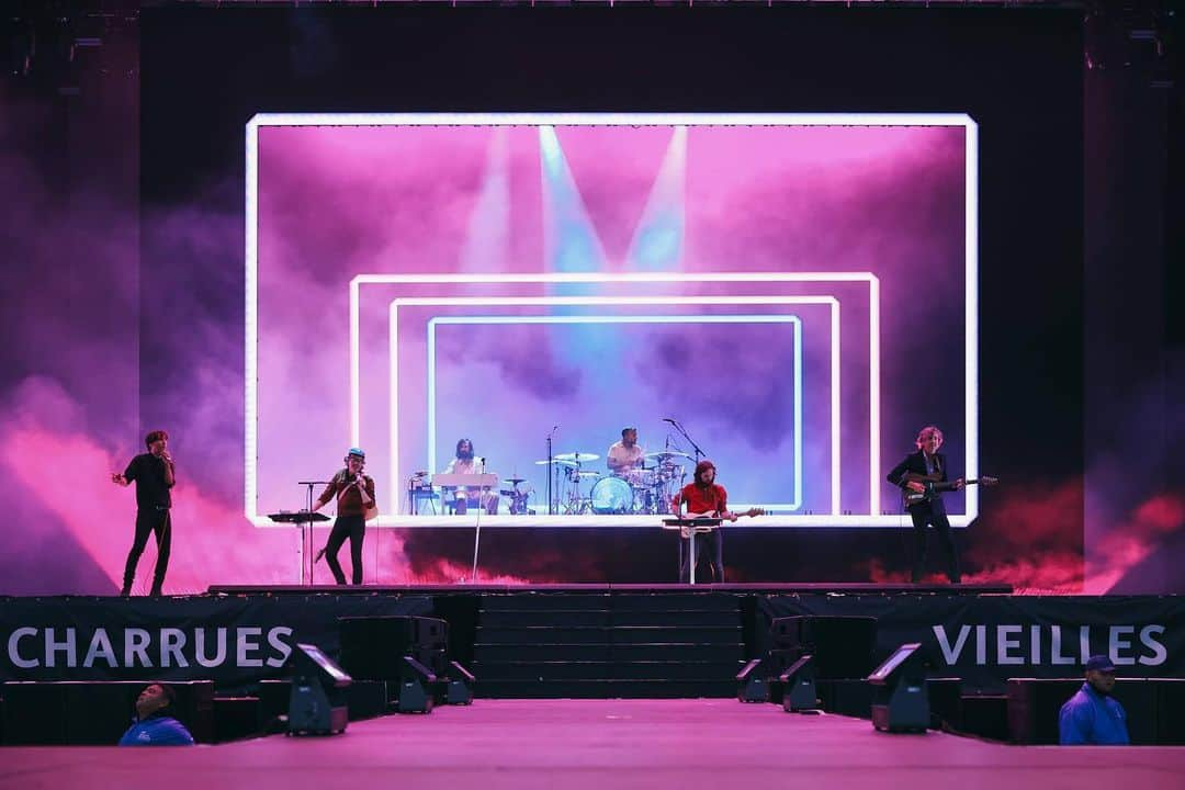 フェニックスさんのインスタグラム写真 - (フェニックスInstagram)「Merci les Vieilles charrues!!! 🔥🔥🔥 Photos by @rogerdominh」7月18日 1時42分 - wearephoenix