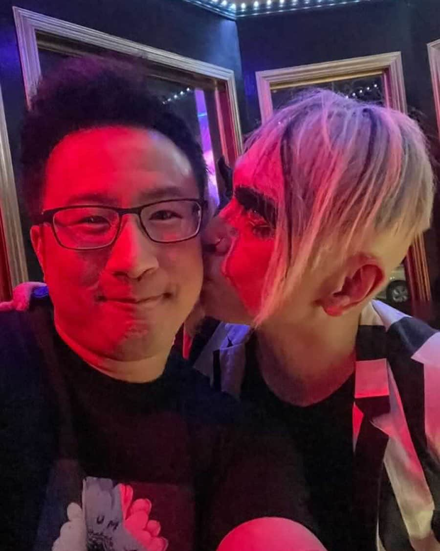 YOJI BIOMEHANIKAさんのインスタグラム写真 - (YOJI BIOMEHANIKAInstagram)「Me getting drunk and kissing Ben SOMNA. lol」7月18日 1時52分 - yoji_biomehanika