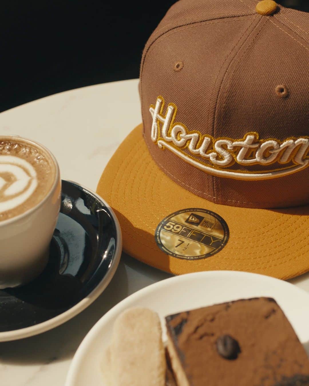 ニューエラ・キャップのインスタグラム：「Does your wardrobe need a pick me up? Shop MLB Tiramisu, available now in multiple headwear and apparel styles.」