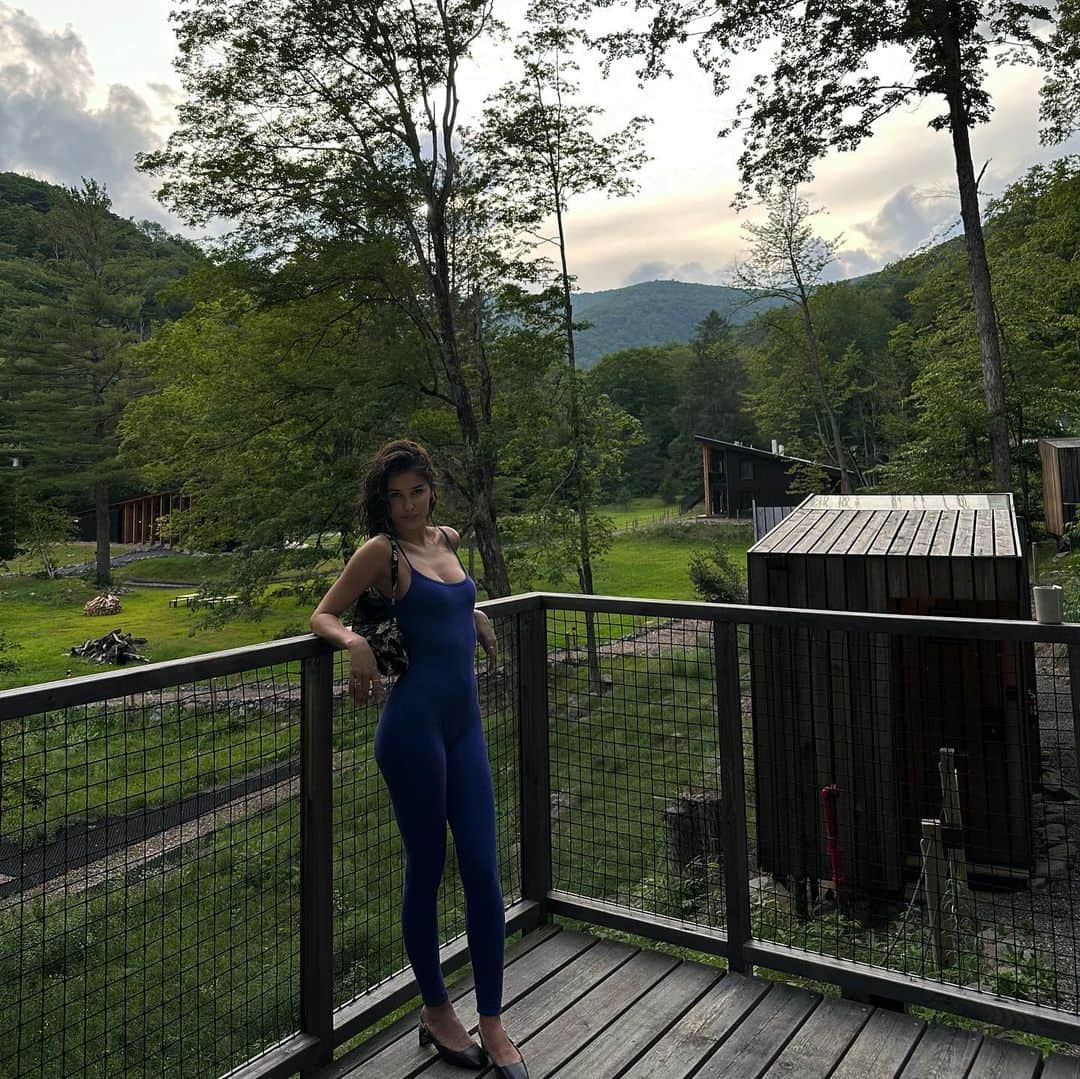 Ashley Skyのインスタグラム：「Summercamp🦋🪵🏕️📚」