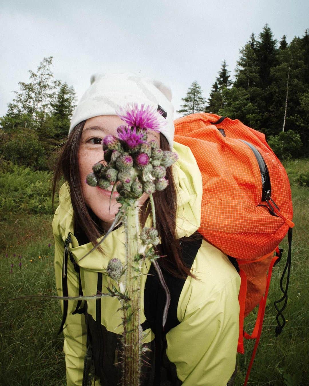 松島エミのインスタグラム：「Out and about in Chamonix with @arcteryxacademy  Thank you for capturing @jackgorham1 🫶🏻  The all blurry photos are mine😂  . . #arcteryx #arcteryxacademy  #chamonix #arcteryxsystema  #nature #hikinggirls #natureportrait  #flowerportrait  #mountainlife #ハイキング  #アウトドア  #アウトドアファッション」