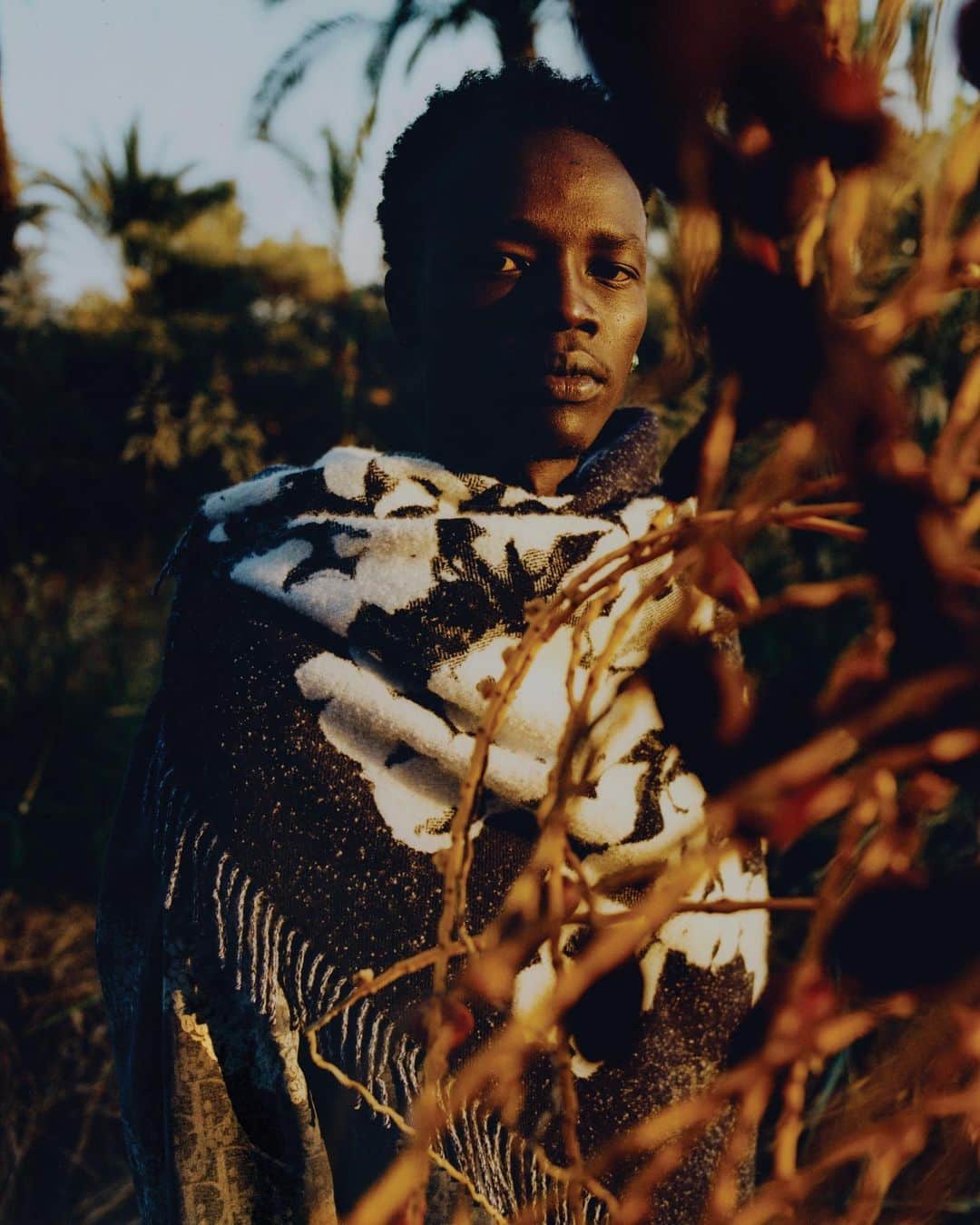 のインスタグラム：「American homespun meets French high craft in the #DiorTears capsule captured in Egyptian landscapes for #DiorMagazine 42. A tribute to cultural cross-fertilization and the story of the great African-American jazz exiles, the powerful collection guest designed by @DenimTears was unveiled at the Grand Egyptian Museum on last December for #DiorMenFall 2023 @MrKimJones. © @DexterNavy」