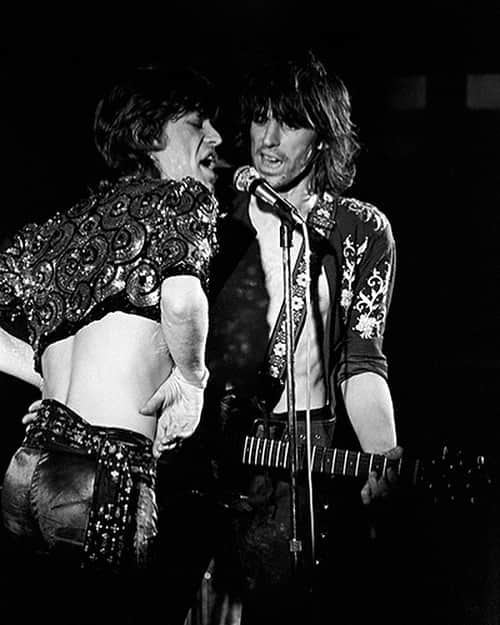 The Rolling Stonesさんのインスタグラム写真 - (The Rolling StonesInstagram)「Mick and Keith at The Marquee Club in London, March 1971 🤩  Photo: Alec Byrne  @mickjagger @officialkeef」7月18日 3時53分 - therollingstones
