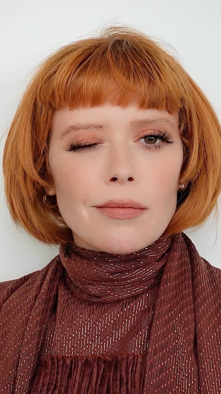 JO BAKERのインスタグラム：「N A T A S H A • L Y O N N E 🇺🇸 Peach tease… giving summertime sweet feels…  #natashalyonne in @hermes 🍑 Style @cristinaehrlich @hermes  Hair @vernonfrancois  Makeup by me #jobakermakeupartist using @bakeupbeauty #tarantulash mascara 👀😎 AVAIL NOW IF YOU SIGNED UP FOR THE WAITLIST and some other summer cuties… see next reel for beauty heros used !!!  #makeupoftheday #peachy #peach #summertime #makeup  ‼️ #mascara #lashes #newmascara #newnownext #bestmascara #best #new #beauty product and the best mascara #america has ever known 😎‼️」