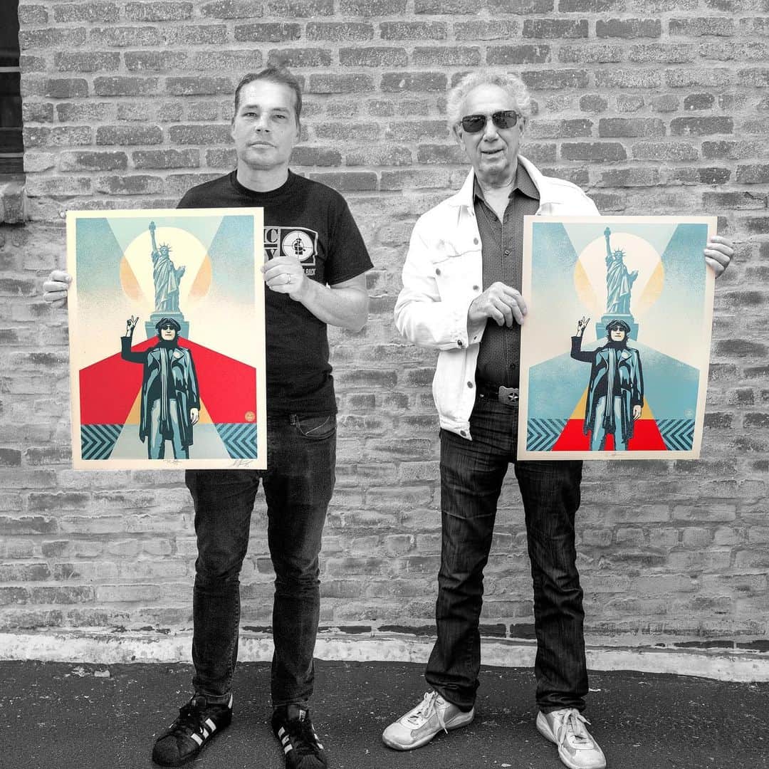 Shepard Faireyさんのインスタグラム写真 - (Shepard FaireyInstagram)「NEW Print Release: “Lennon Peace and Liberty” (Two Colorways: Blue & Red) In collaboration with photographer @bob_gruen. Available Thursday, August 17th @ 10 AM PDT!⁠ ⁠ John Lennon is a hero of mine for his incredible music and activism. Lennon wrote many powerful songs with the Beatles, including "Revolution," "Happiness is a Warm Gun," "Come Together," "Dear Prudence," and "All You Need is Love." However, Lennon did some of his most potent and brave work as a solo artist. Listen to the lyrics of "Imagine," "Gimme Some Truth," "Instant Karma," "Give Peace a Chance," "Power To The People," or "Happy Christmas (War is Over)" demonstrate a profound reflection on the struggles of humanity. Those songs were amazing statements, and Lennon and Yoko Ono funded campaigns like WAR IS OVER to promote peace and end the Vietnam War. John and Yoko were persecuted for their politics, and the U.S. government under Nixon made several attempts to deport Lennon. Understanding that context, Bob Gruen's photo of John Lennon in front of the Statue of Liberty is extremely compelling. Lennon was a world citizen and an advocate of peace and liberty. The Statue of Liberty also symbolizes welcoming immigrants to the United States, so the idea of deporting Lennon is especially disturbing juxtaposed with the statue. I have loved Bob Gruen's photos since I was a teenager because he shot incredible pics of the Sex Pistols and the Clash. His body of work has amazing range, and his photos often document critical players and cultural moments. I'm honored to collaborate with Bob on these Lennon prints.⁠ –Shepard⁠ ⁠ Print Details:⁠ Lennon Peace and Liberty (Two Colorways: Blue & Red). 18 x 24 inches. Screen print on thick cream Speckletone paper. Original Illustration based on a photograph by Bob Gruen. Signed by Shepard Fairey and Bob Gruen. Numbered edition of 300. Comes with a Digital Certificate of Authenticity provided by Verisart. A limited amount of matching numbered sets will be available for $170. Sold separately for $85. A portion of the proceeds will be donated to ACLU and The Statue of Liberty Foundation. Available on Thursday, August 17th @ 10 AM PDT at https://store.obeygiant.com.」8月16日 7時43分 - obeygiant