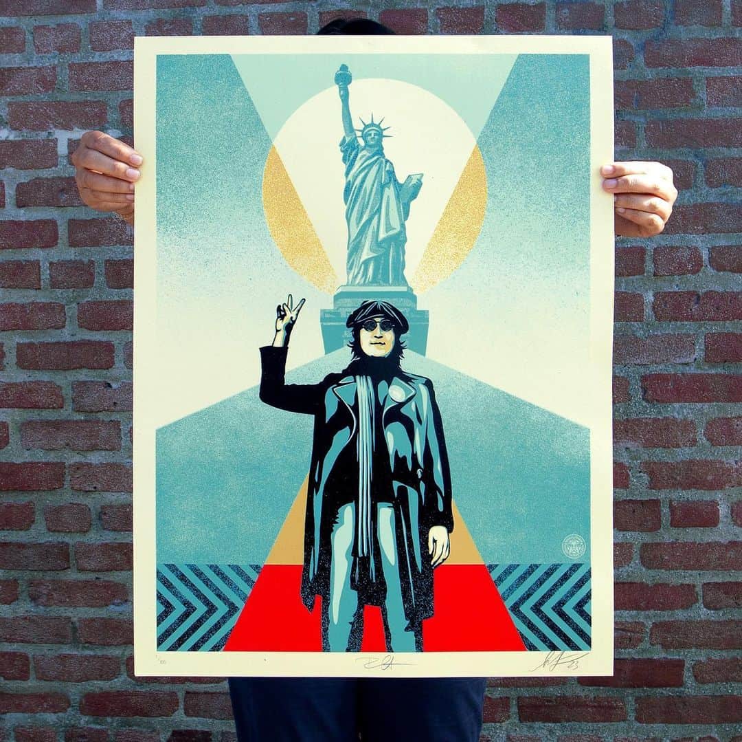 Shepard Faireyのインスタグラム：「NEW Print Release: “Lennon Peace and Liberty” (Two Colorways: Blue & Red) In collaboration with photographer @bob_gruen. Available Thursday, August 17th @ 10 AM PDT!⁠ ⁠ John Lennon is a hero of mine for his incredible music and activism. Lennon wrote many powerful songs with the Beatles, including "Revolution," "Happiness is a Warm Gun," "Come Together," "Dear Prudence," and "All You Need is Love." However, Lennon did some of his most potent and brave work as a solo artist. Listen to the lyrics of "Imagine," "Gimme Some Truth," "Instant Karma," "Give Peace a Chance," "Power To The People," or "Happy Christmas (War is Over)" demonstrate a profound reflection on the struggles of humanity. Those songs were amazing statements, and Lennon and Yoko Ono funded campaigns like WAR IS OVER to promote peace and end the Vietnam War. John and Yoko were persecuted for their politics, and the U.S. government under Nixon made several attempts to deport Lennon. Understanding that context, Bob Gruen's photo of John Lennon in front of the Statue of Liberty is extremely compelling. Lennon was a world citizen and an advocate of peace and liberty. The Statue of Liberty also symbolizes welcoming immigrants to the United States, so the idea of deporting Lennon is especially disturbing juxtaposed with the statue. I have loved Bob Gruen's photos since I was a teenager because he shot incredible pics of the Sex Pistols and the Clash. His body of work has amazing range, and his photos often document critical players and cultural moments. I'm honored to collaborate with Bob on these Lennon prints.⁠ –Shepard⁠ ⁠ Print Details:⁠ Lennon Peace and Liberty (Two Colorways: Blue & Red). 18 x 24 inches. Screen print on thick cream Speckletone paper. Original Illustration based on a photograph by Bob Gruen. Signed by Shepard Fairey and Bob Gruen. Numbered edition of 300. Comes with a Digital Certificate of Authenticity provided by Verisart. A limited amount of matching numbered sets will be available for $170. Sold separately for $85. A portion of the proceeds will be donated to ACLU and The Statue of Liberty Foundation. Available on Thursday, August 17th @ 10 AM PDT at https://store.obeygiant.com.」