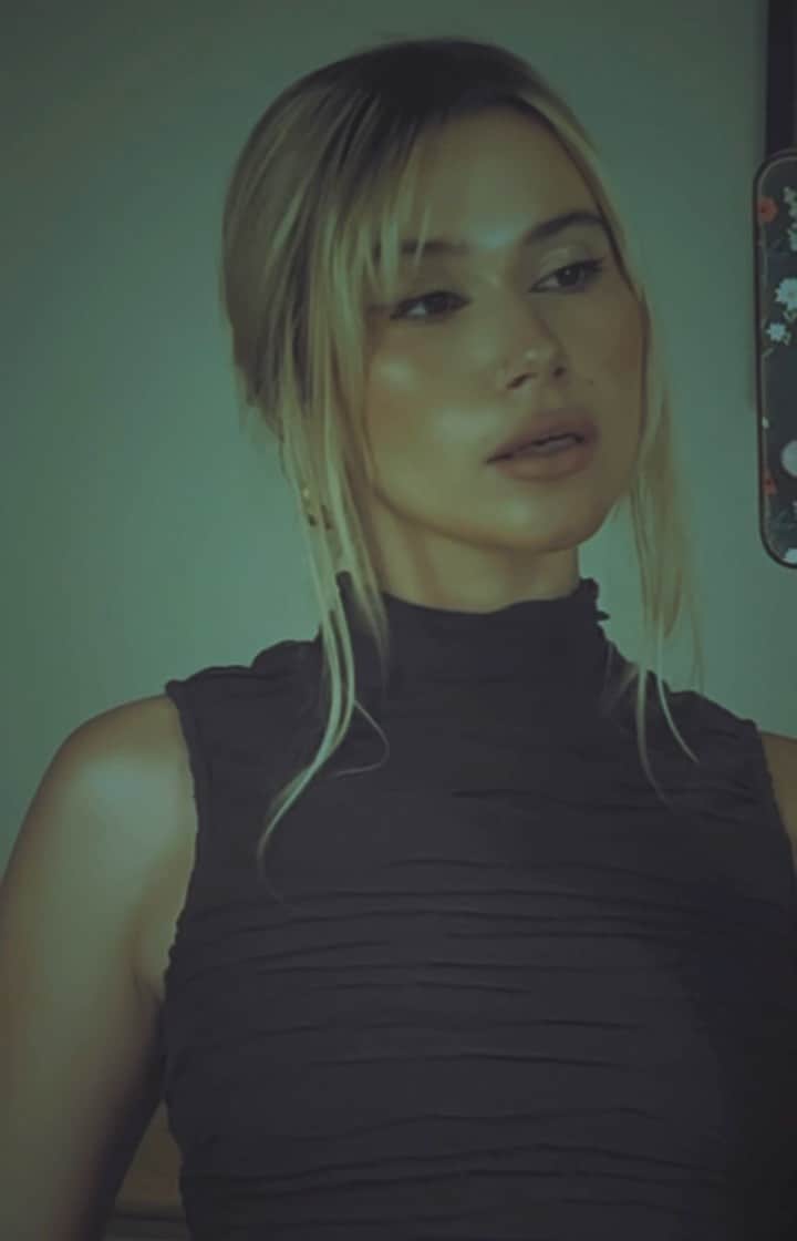 KAYLA SHEAのインスタグラム：「hair by @jc_hairologist 🤎🦂」
