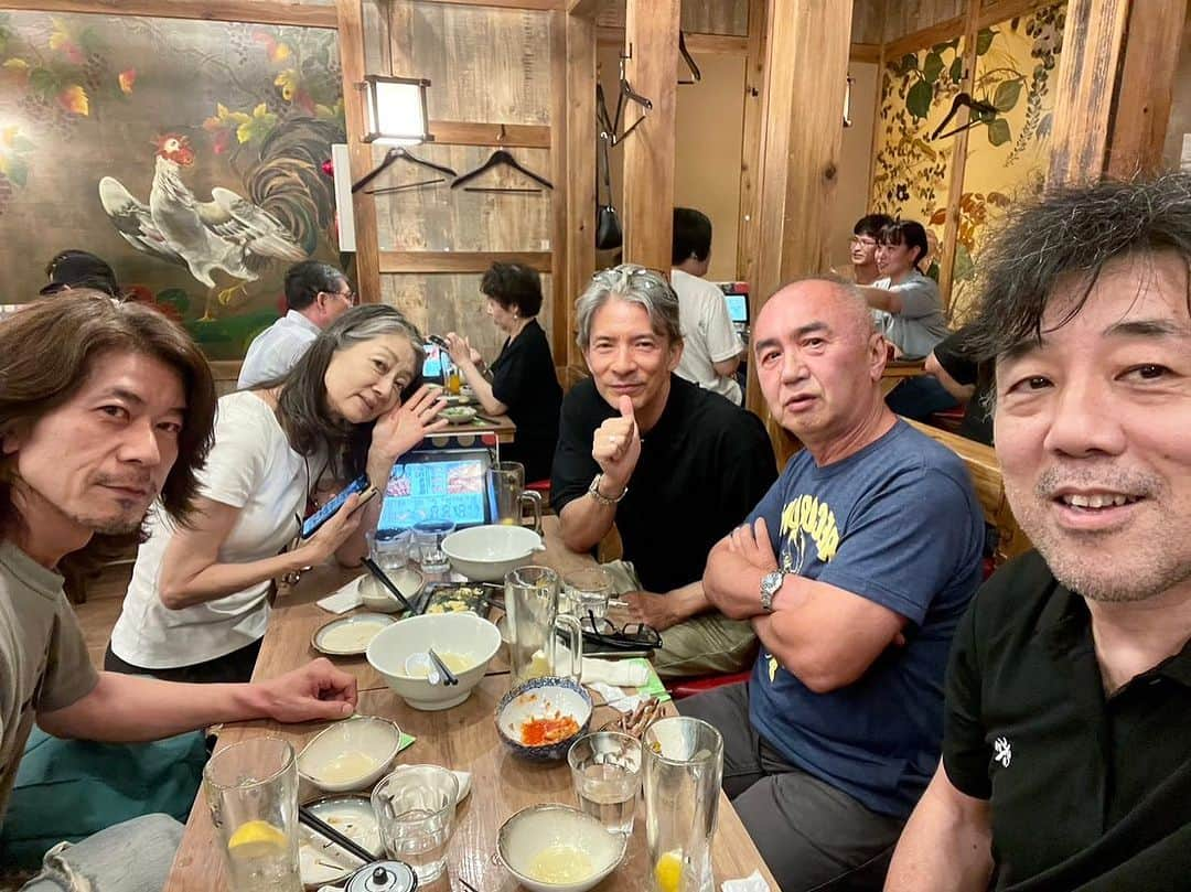 日比野玲さんのインスタグラム写真 - (日比野玲Instagram)「恒例、横浜飲み！ 16時集合20時撤収なり！  #古い付き合い #お盆飲み  #まだまだ暑い #会話も熱い  #ミュージシャン #あるね」8月16日 8時25分 - aquilano_hibino