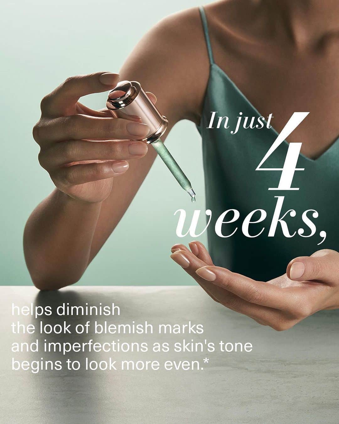ドゥラメールのインスタグラム：「Gentle yet powerful, The Micro Peel is ideal for use at night after cleansing. This potent treatment transforms the look of imperfections so skin takes on a more even appearance over time.  Shop now at the link in bio. #LaMer #LaMerSkincare #LaMerMicroPeel」