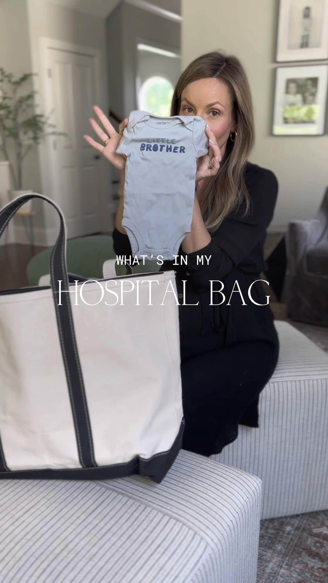 サマンサ・ドロークのインスタグラム：「Let’s Pack My Hospital Bag 🧳  37 weeks pregnant and dilated at 3cm with my third child. This being my 3rd time around I’ve eliminated some items and have added some new!   I’ve put together an easy “go bag” list for you at the link in my bio! 🤰🏼  #hospitalbag #hospitalchecklist #3rdtrimester #pregnancy #gobag #baby #thirdtrimester #homestretch #nashvilletn #nashvilleinfluencer #nashvillemama」