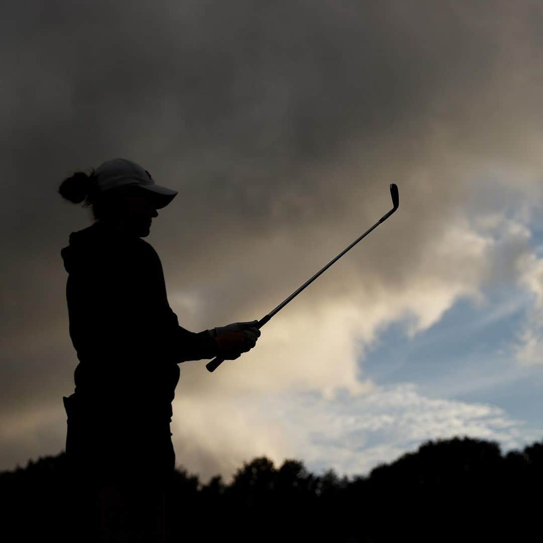 アリー・ユーイングのインスタグラム：「In life and golf, every experience we have is an opportunity to learn and grow. While this week wasn’t the end I wanted, I will be stronger and better for it. I know I will be more prepared next time I am in that position! Thank you for all the support and encouraging messages throughout the week! Thank you @aigwomensopen for continuing to put on a world class championship! Major szn comes to a close for 2023. Let’s finish the season strong. See you in 🇨🇦!」