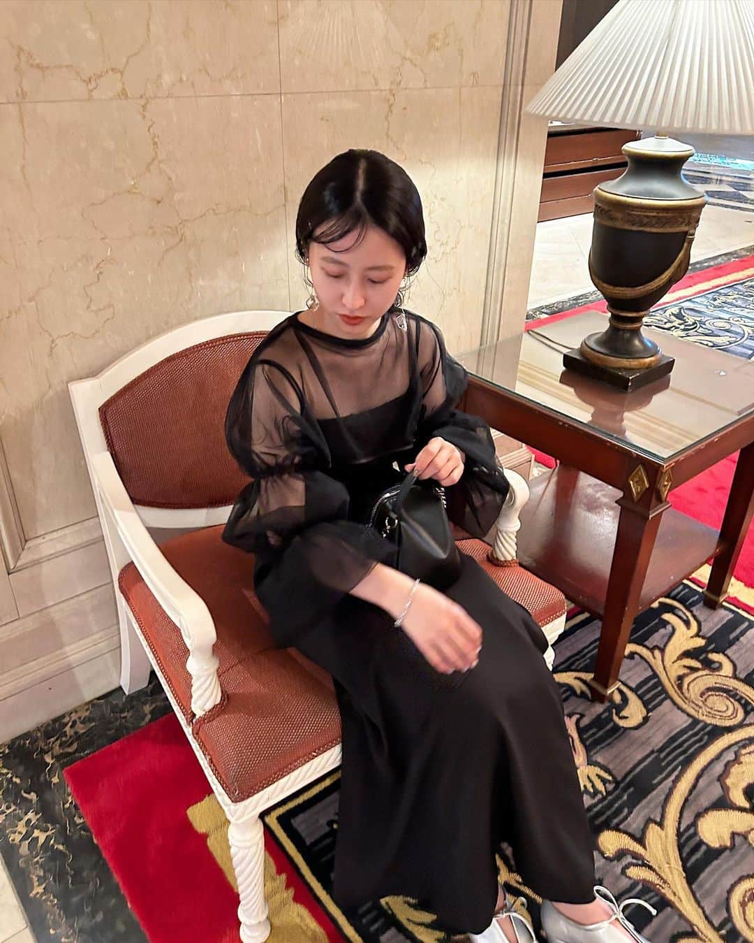 のインスタグラム：「特別な日じゃなくてもいいんだ！ このドレスを着て特別な日にする✨✨  がテーマ😌  袖のデザインが本当に 可愛い💓そしてシルエットが綺麗！  詳しくはライブを見てください😇  もちろん今回も @mari19k さんの 企画です👯‍♂️💓  #kastane #kastane仙台 #kastane_ootd  #urbanbranche #ドレス #お呼ばれ #お呼ばれコーデ  #お呼ばれドレス #お呼ばれヘア #ワンピース #キャミワンピース #キャミワンピ #結婚式 #結婚式コーデ #結婚式ヘアアレンジ #ディナー  #ディナーデート #ディナーコーデ #チュール #ボレロ」