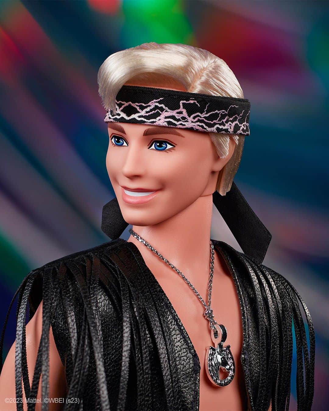 バービーさんのインスタグラム写真 - (バービーInstagram)「Bring that Ken-rgy into your Mojo Dojo Casa House 🐴✨ Shop official #BarbieTheMovie inspired Ken dolls available for presale on @Amazon. #Barbie is now playing in theaters.」8月16日 0時49分 - barbie