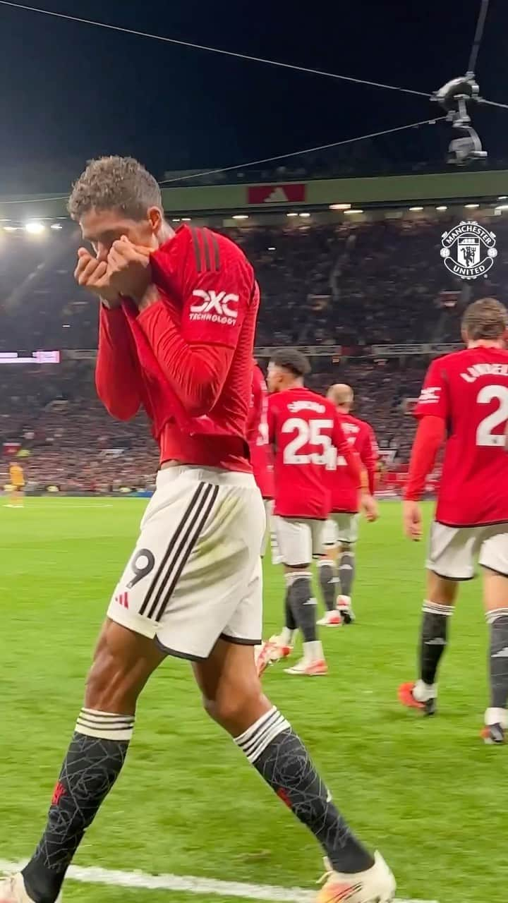 ラファエル・ヴァラーヌのインスタグラム：「We felt that ❤️‍🔥  #MUFC #ManUtd #Varane #OldTrafford #PremierLeague」