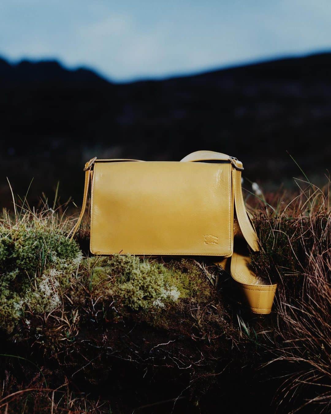 Burberryのインスタグラム：「Trench #Burberry」