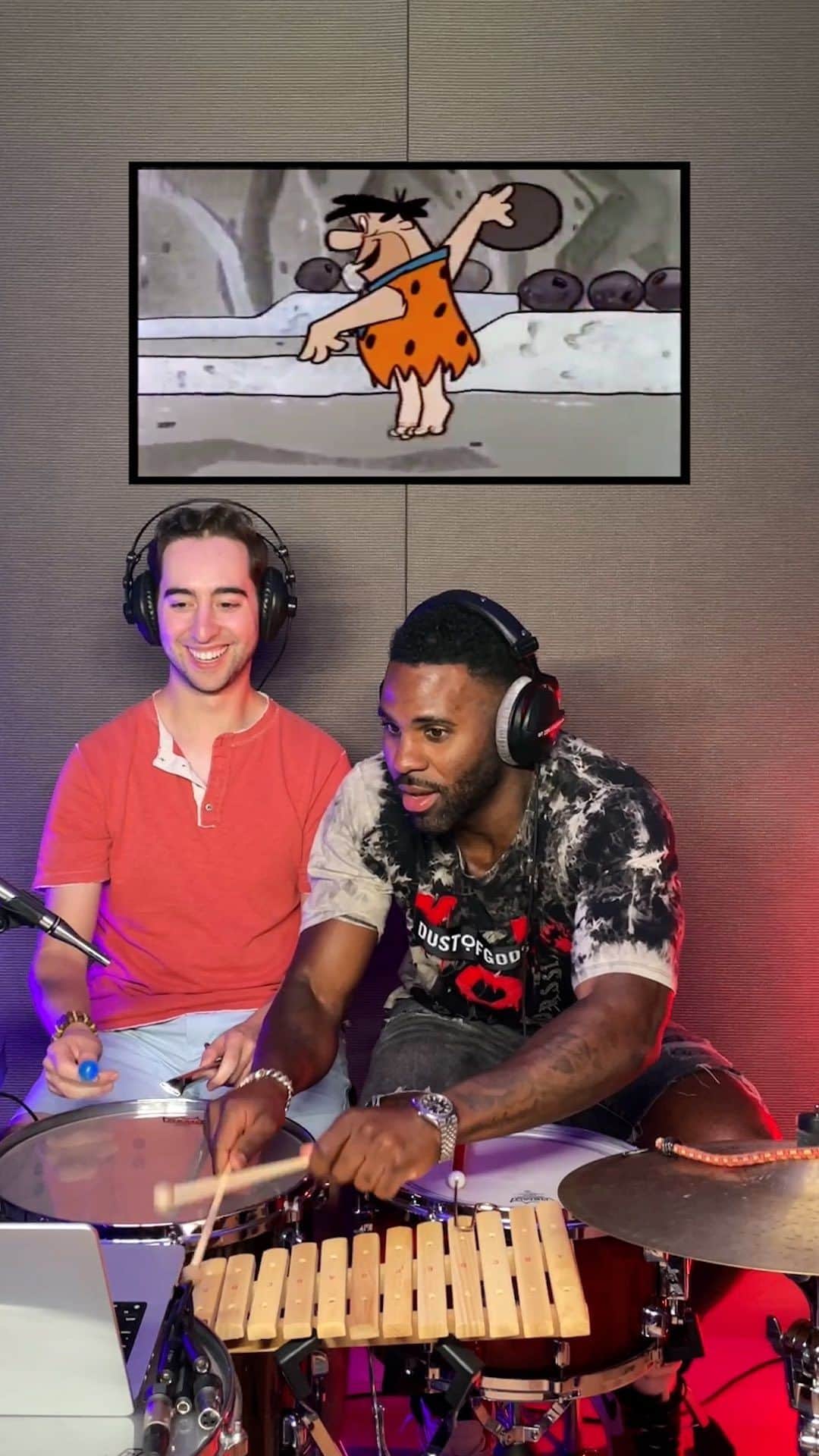 ジェイソン・デルーロのインスタグラム：「Sound Effects with Jason Derulo! . It’s the first ever drum comedy duet! And wow, we are starting off with a bang. It was so much fun to teach Jason Derulo how to make these classic sound effects. We both agreed his next track should have a slide whistle feature! Derulo Drum Comedy! . #rhythmsofcomedy #soundeffects #viral #rhythm #satisfying #musician #flintstones #DIY #wow」